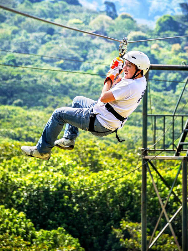 The best adrenaline activities for your team building day out with DMC Valencia